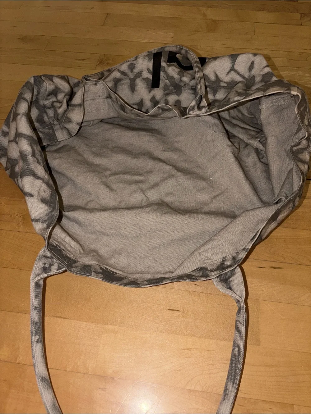 ALO Yoga Gray and White Patterned Tote Bag